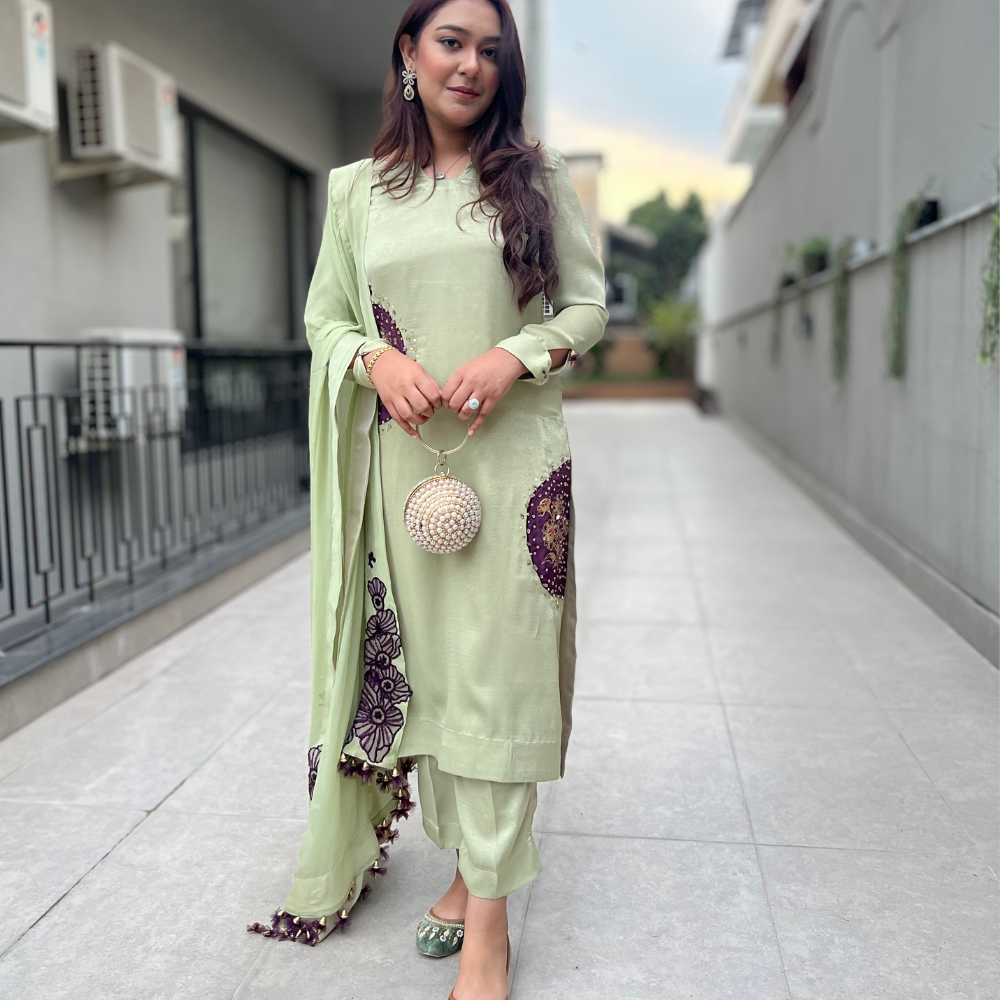 Zeb-un-Nissa in Green