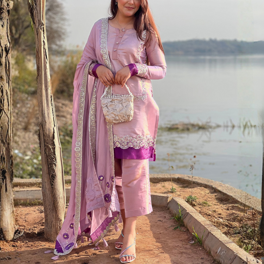 Kaasni Sitara in Lilac