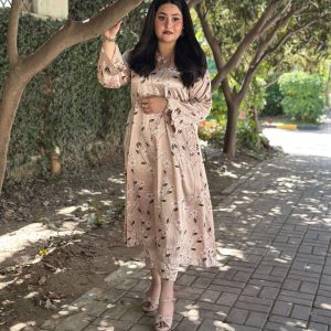 Charming floral silk set in a soft light pink tone