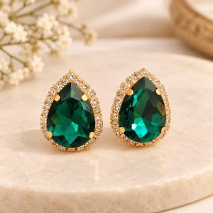 Emerald-green teardrop earrings